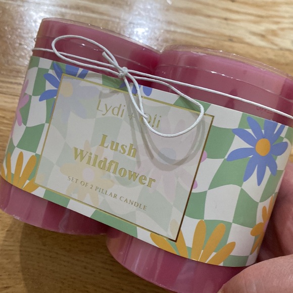 NWT Lydi+Oli Lush Wildflowers set of 2 candle - Picture 1 of 4